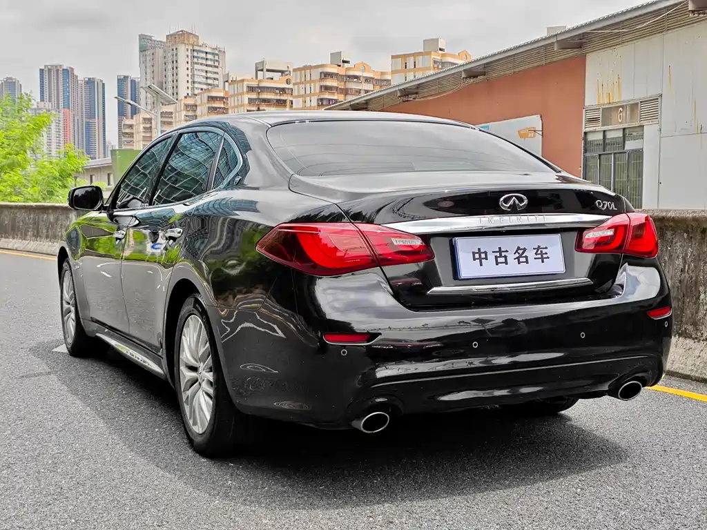 Infiniti Q70 — миниатюра 5