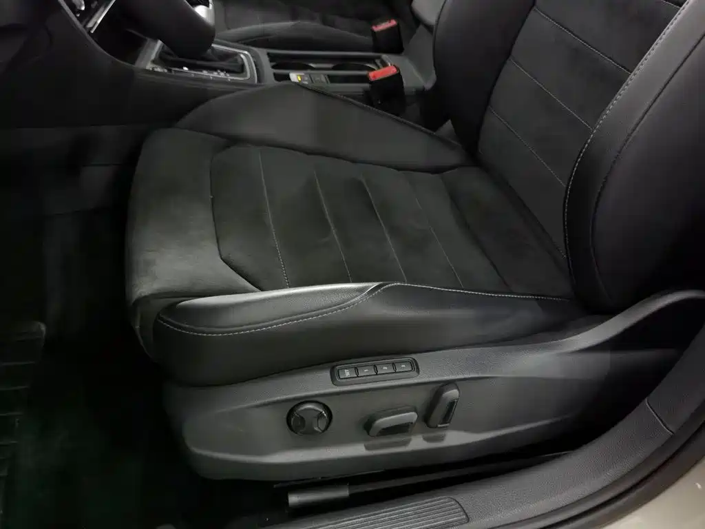 Volkswagen Golf — миниатюра 20
