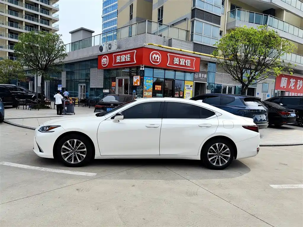 Lexus ES — миниатюра 3