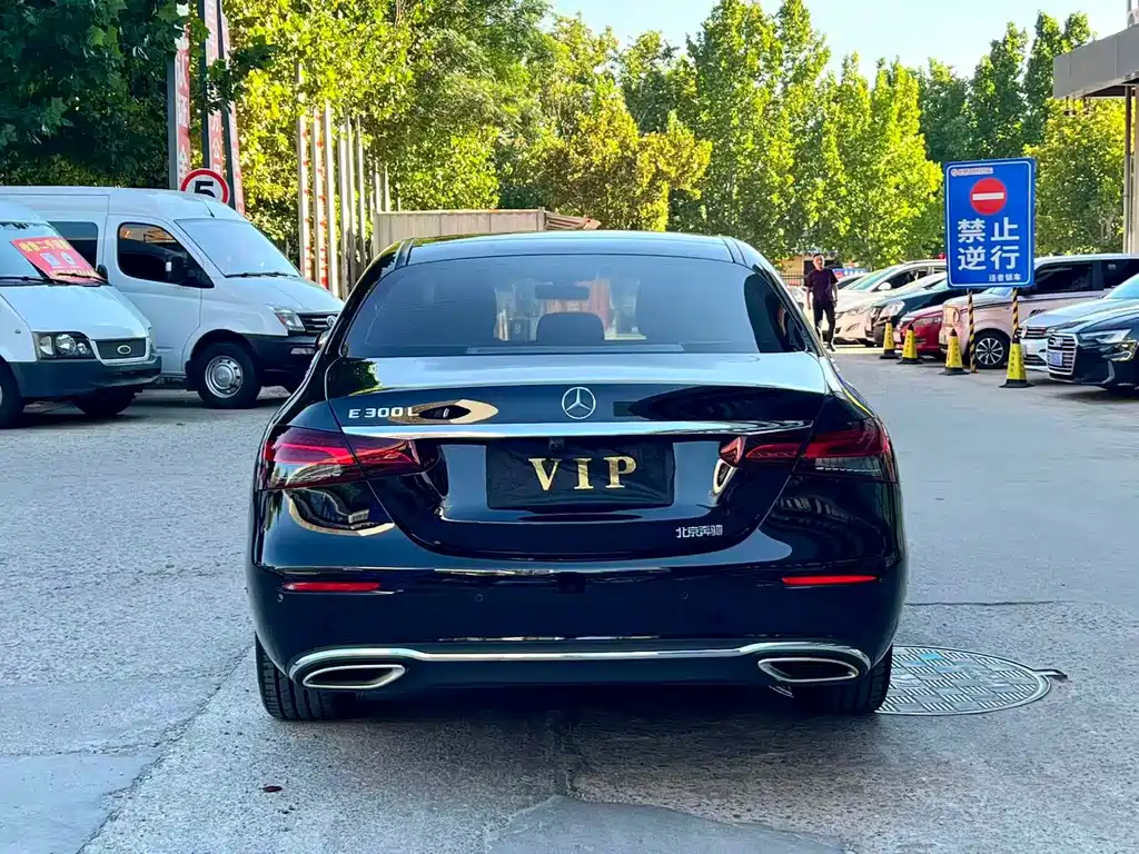 Mercedes-Benz E-Class — миниатюра 8