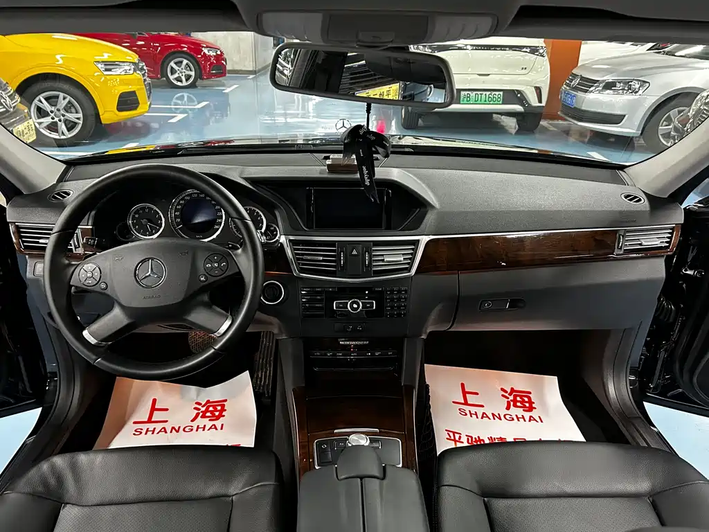 Mercedes-Benz E-Class — миниатюра 8