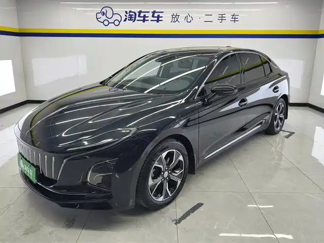 2024 Hongqi E-QM5