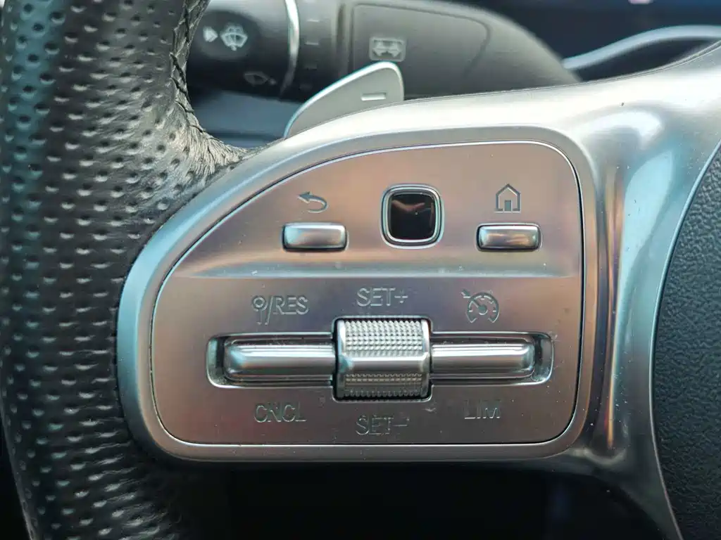 Mercedes-Benz C-Class — миниатюра 13