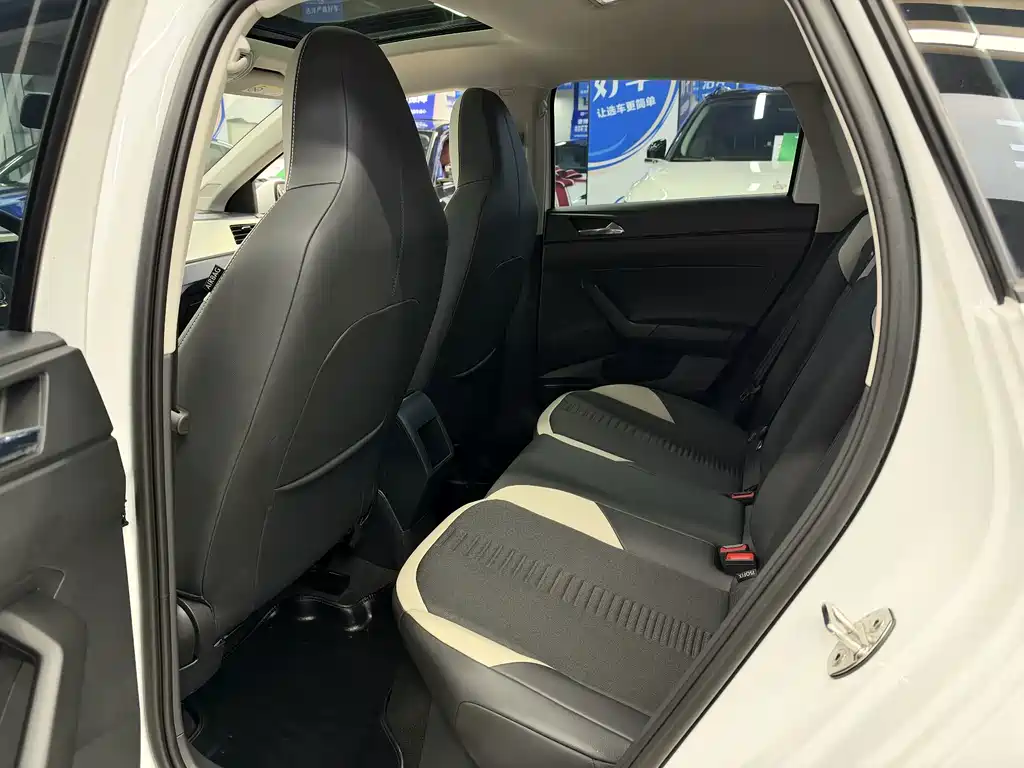 Volkswagen Polo — миниатюра 14