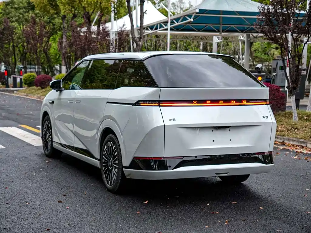 XPeng X9 — миниатюра 8