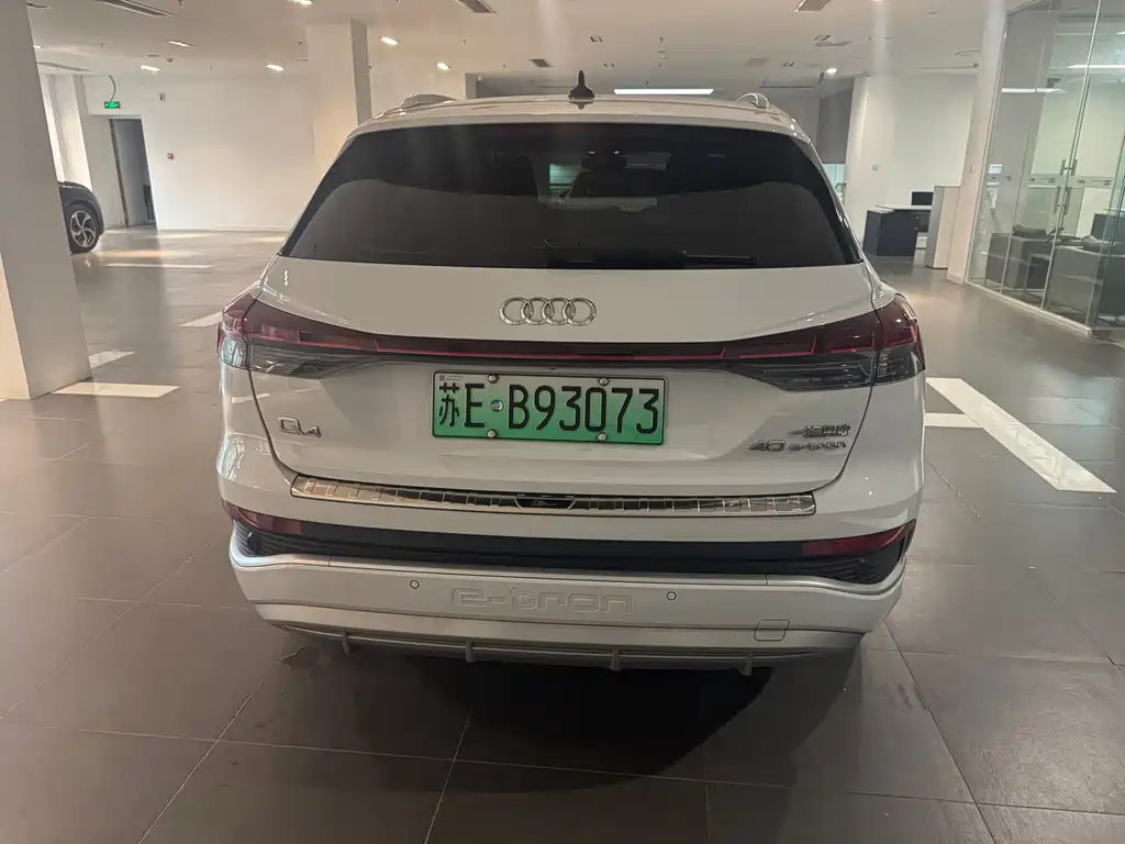 Audi Q4 e-tron — миниатюра 8