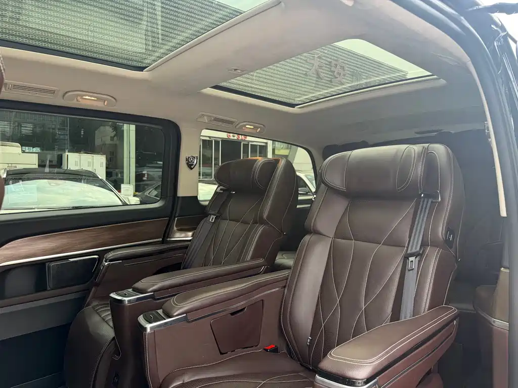 Mercedes-Benz V-Class — миниатюра 9