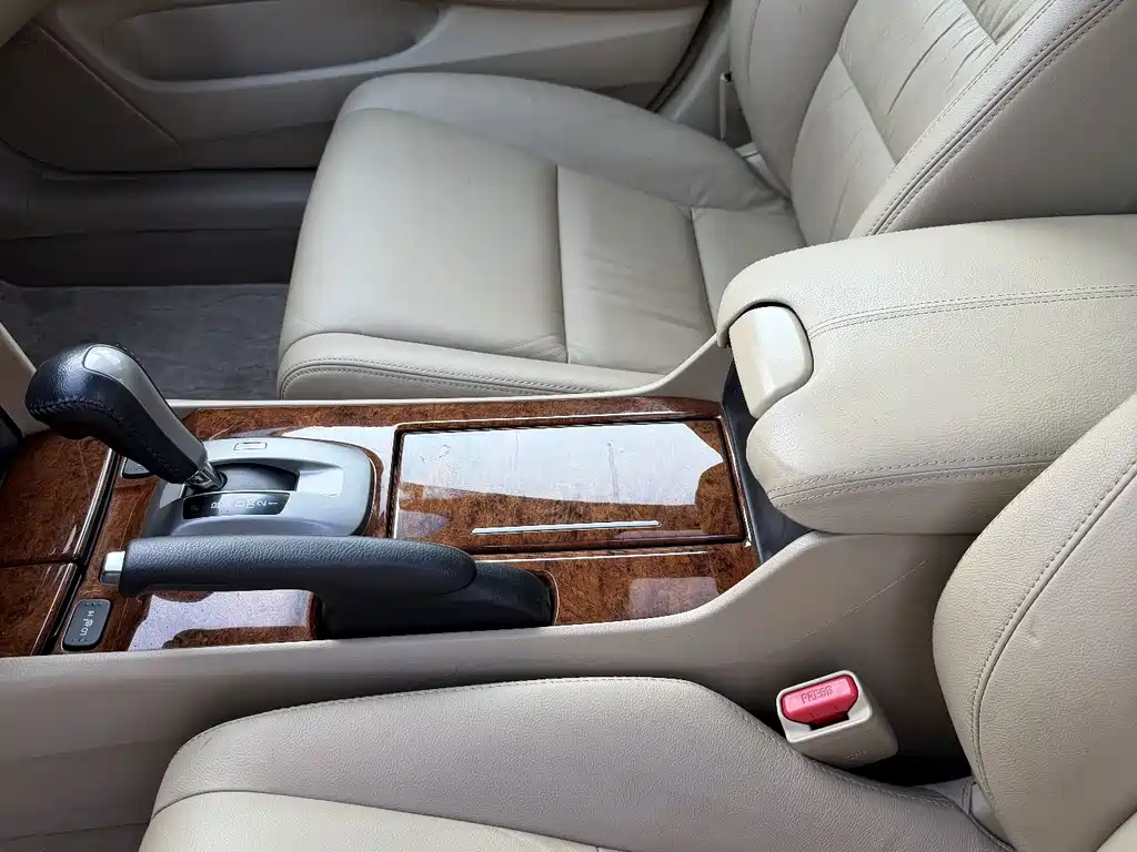 Honda Accord — миниатюра 10