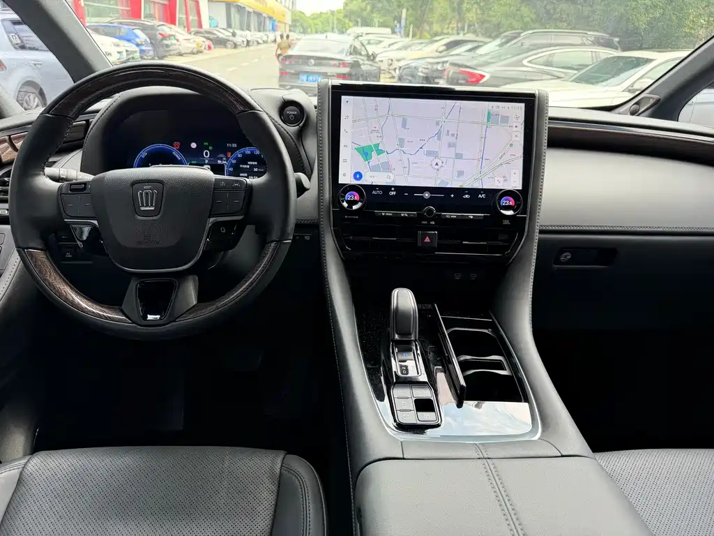 Toyota Vellfire — миниатюра 6