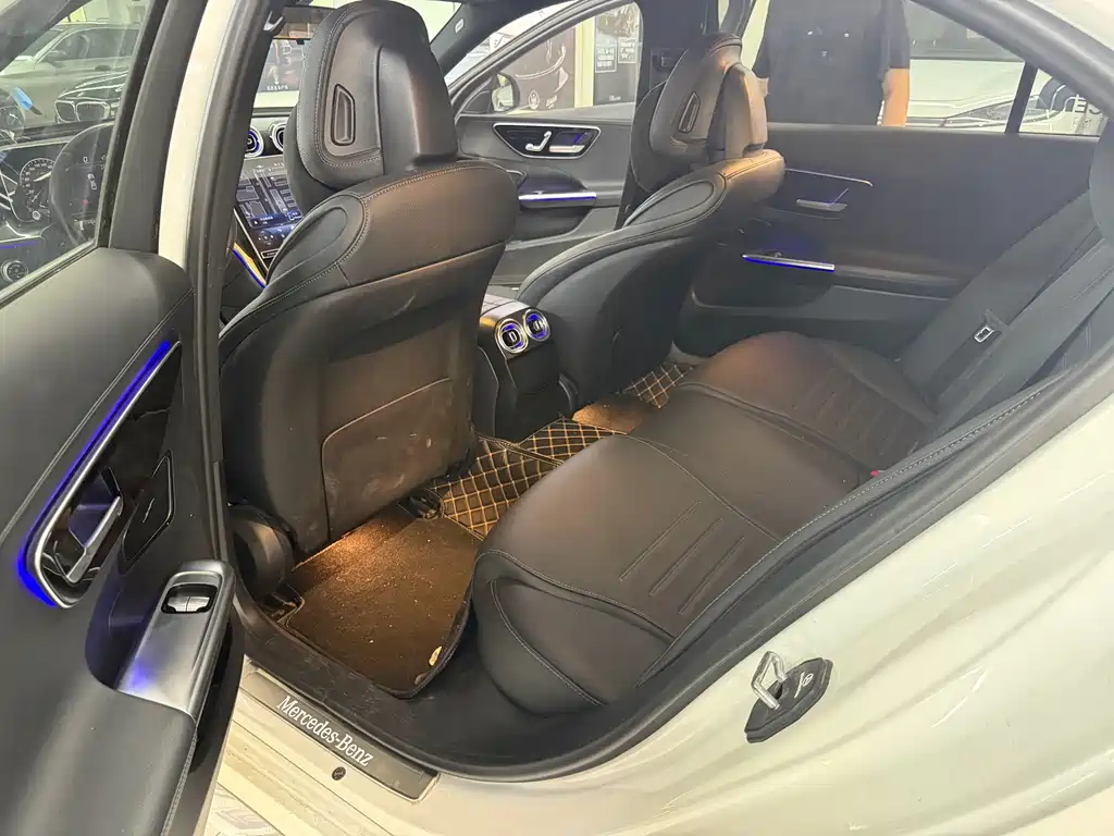 Mercedes-Benz C-Class — миниатюра 7