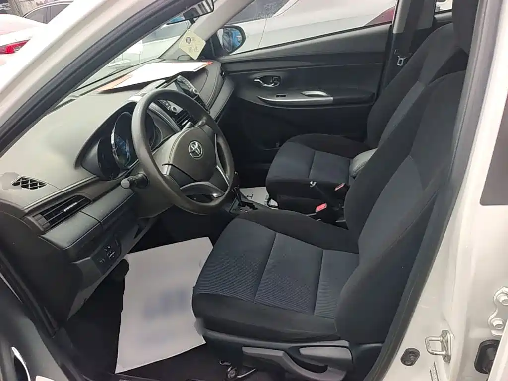 Toyota Yaris L — миниатюра 15