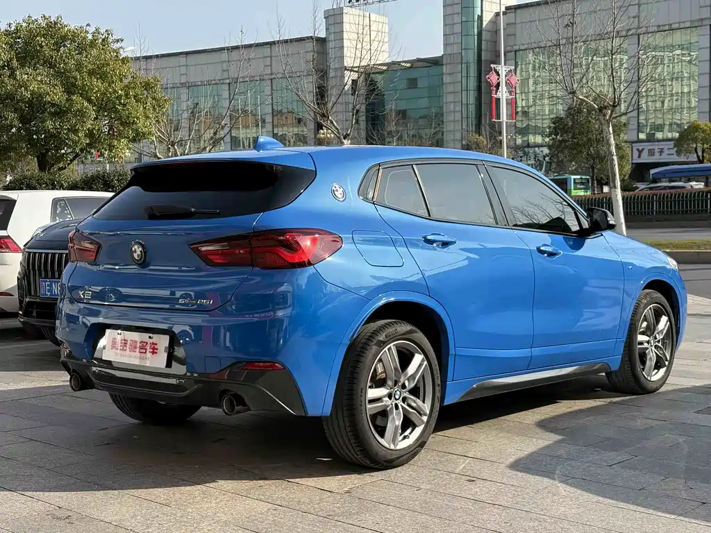 BMW X2