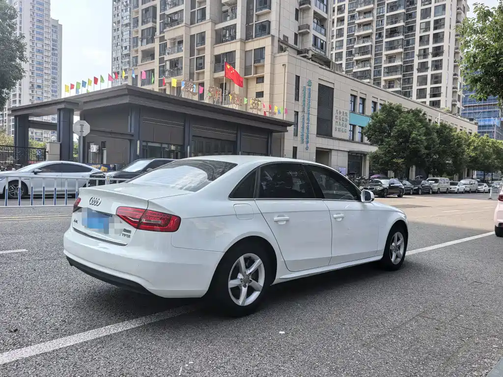 Audi A4L — миниатюра 4
