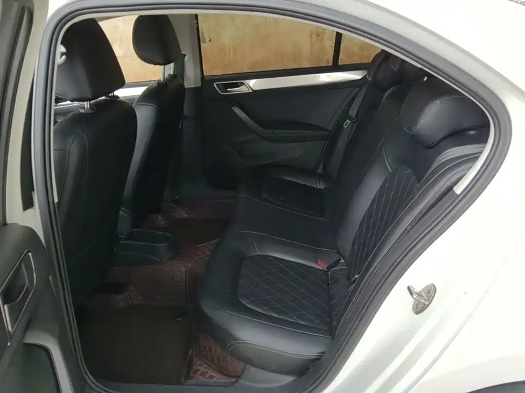 Volkswagen Santana — миниатюра 17