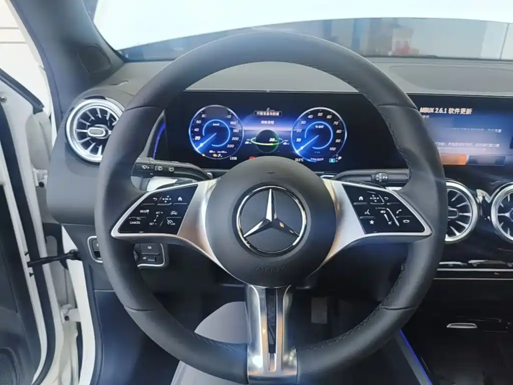 Mercedes-Benz EQB — миниатюра 11