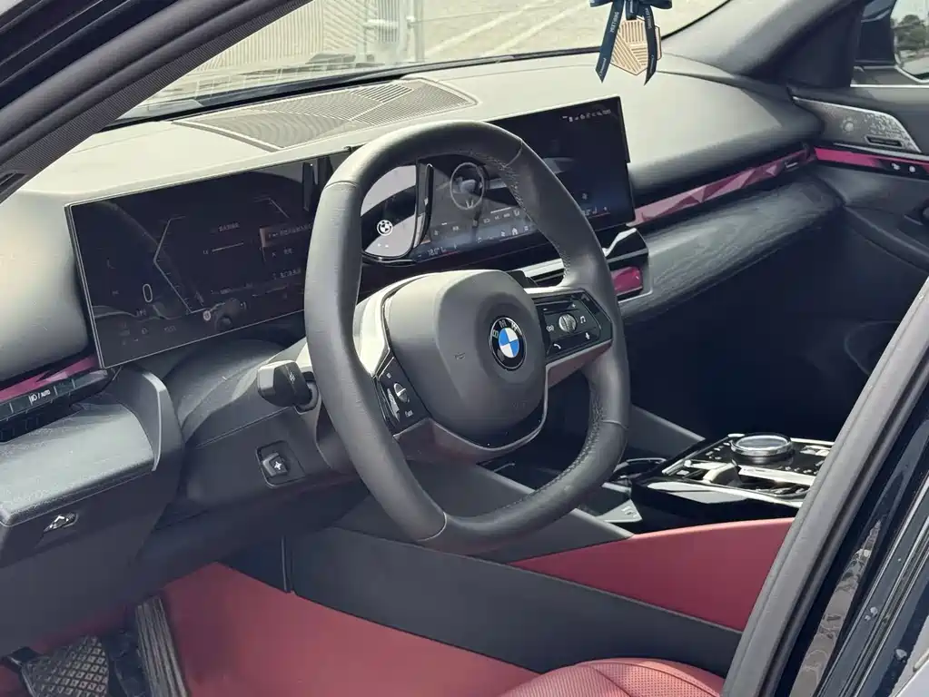 BMW 5 Series — миниатюра 16