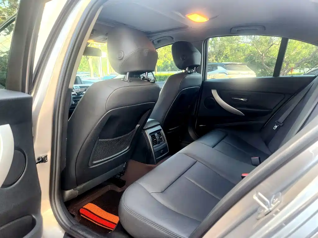 BMW 3 Series — миниатюра 9