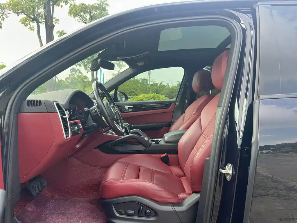 Porsche Cayenne — миниатюра 4