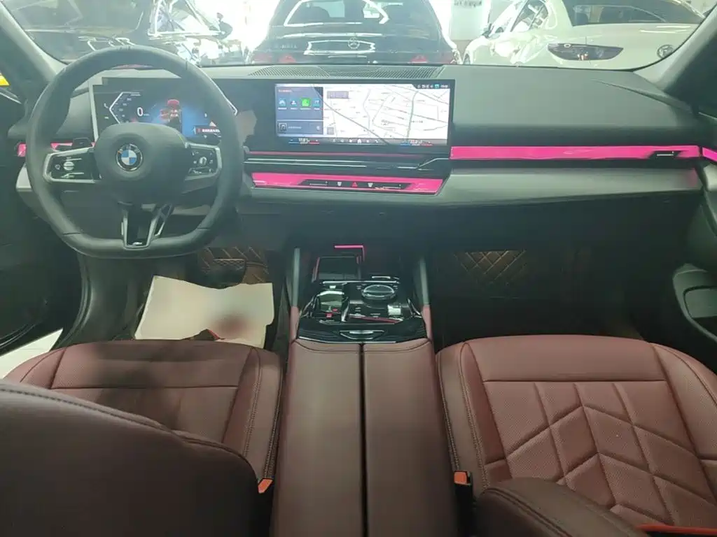 BMW 5 Series — миниатюра 10