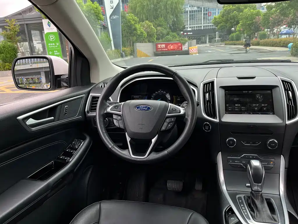 Ford Edge — миниатюра 16