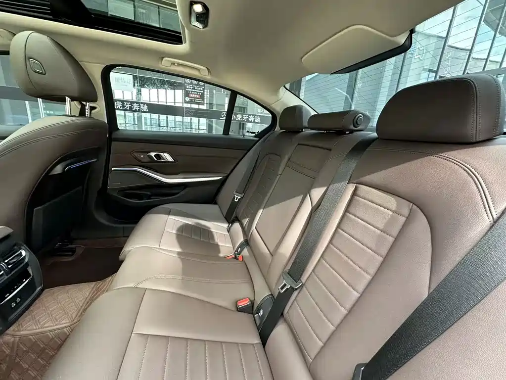 BMW 3 Series — миниатюра 17