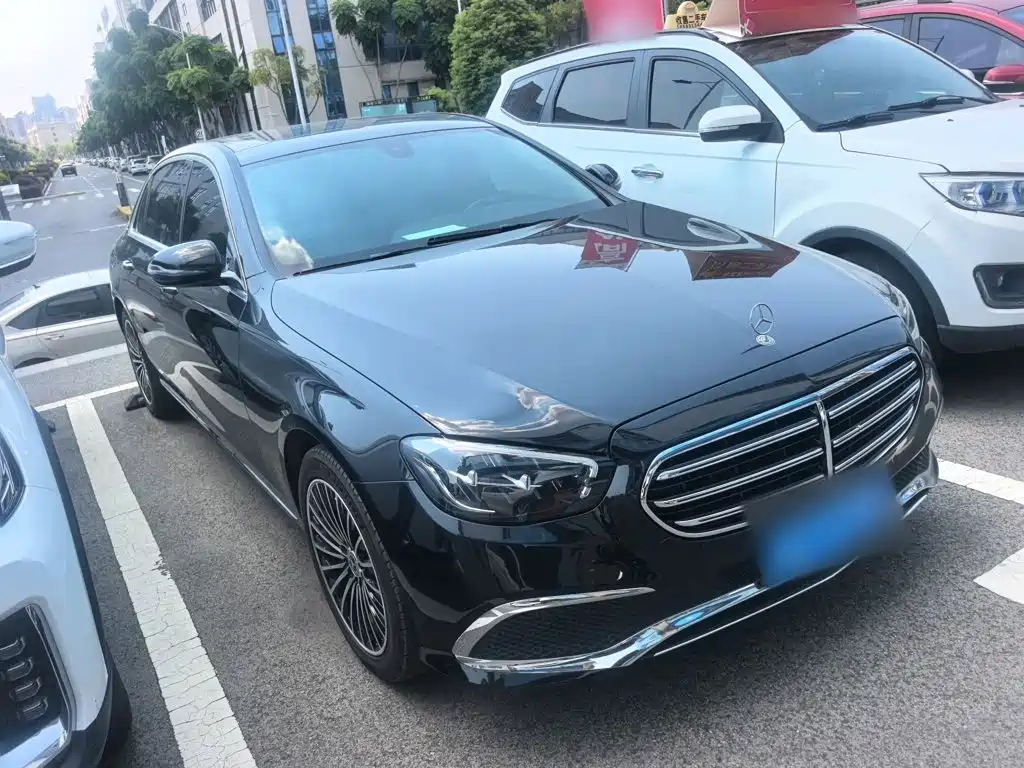 Mercedes-Benz E-Class — миниатюра 8