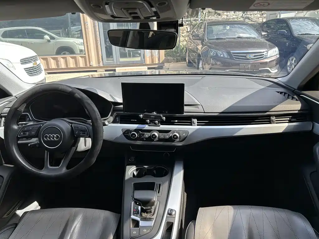 Audi A4L — миниатюра 4