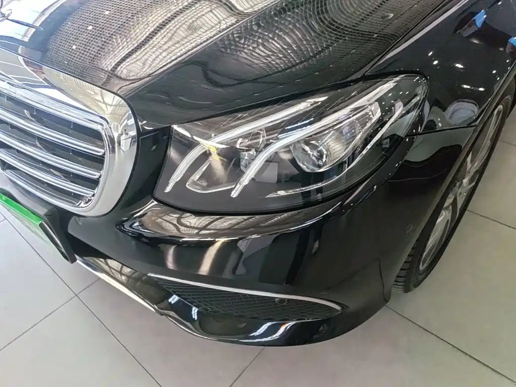 Mercedes-Benz E-Class — миниатюра 24