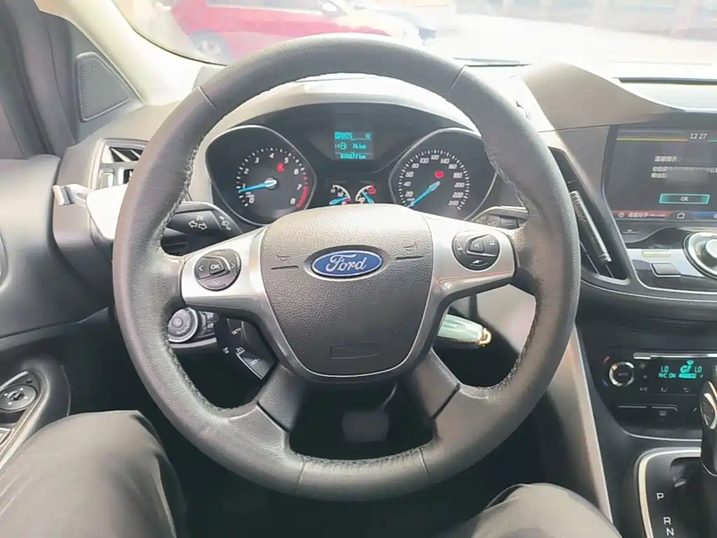 Ford Kuga — миниатюра 11