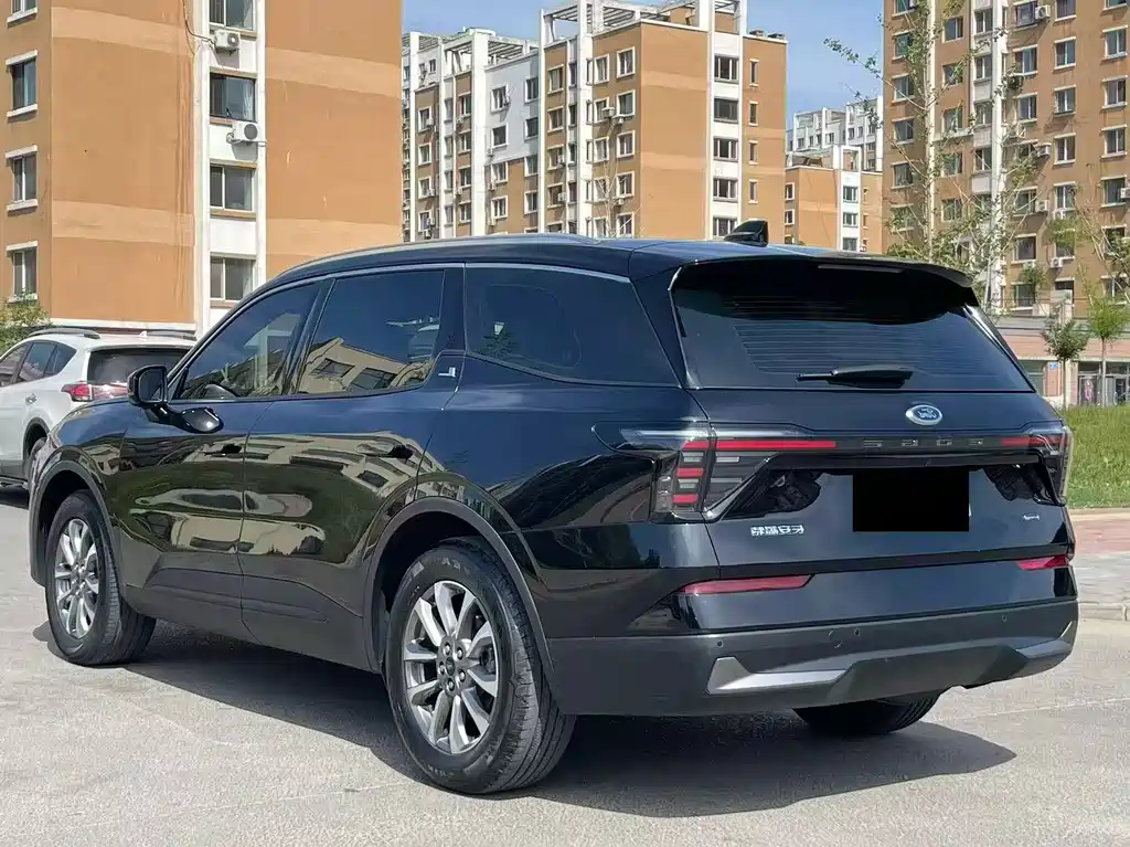 Ford Edge — миниатюра 7