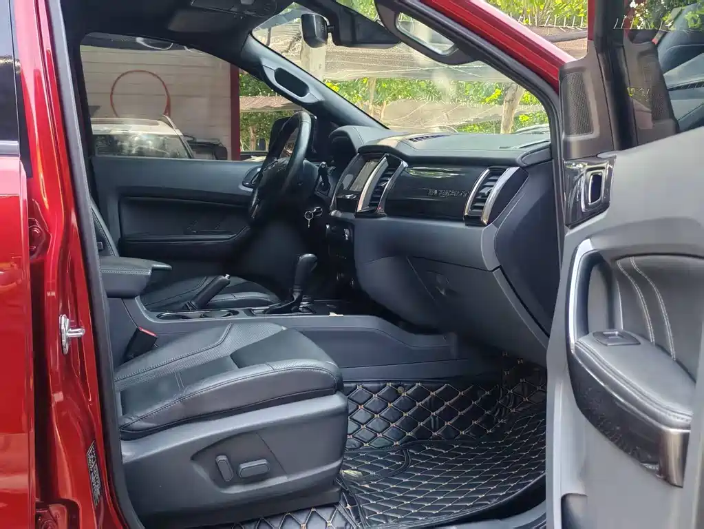 Ford Everest 2017 2.0T AT Flagship 7 мест