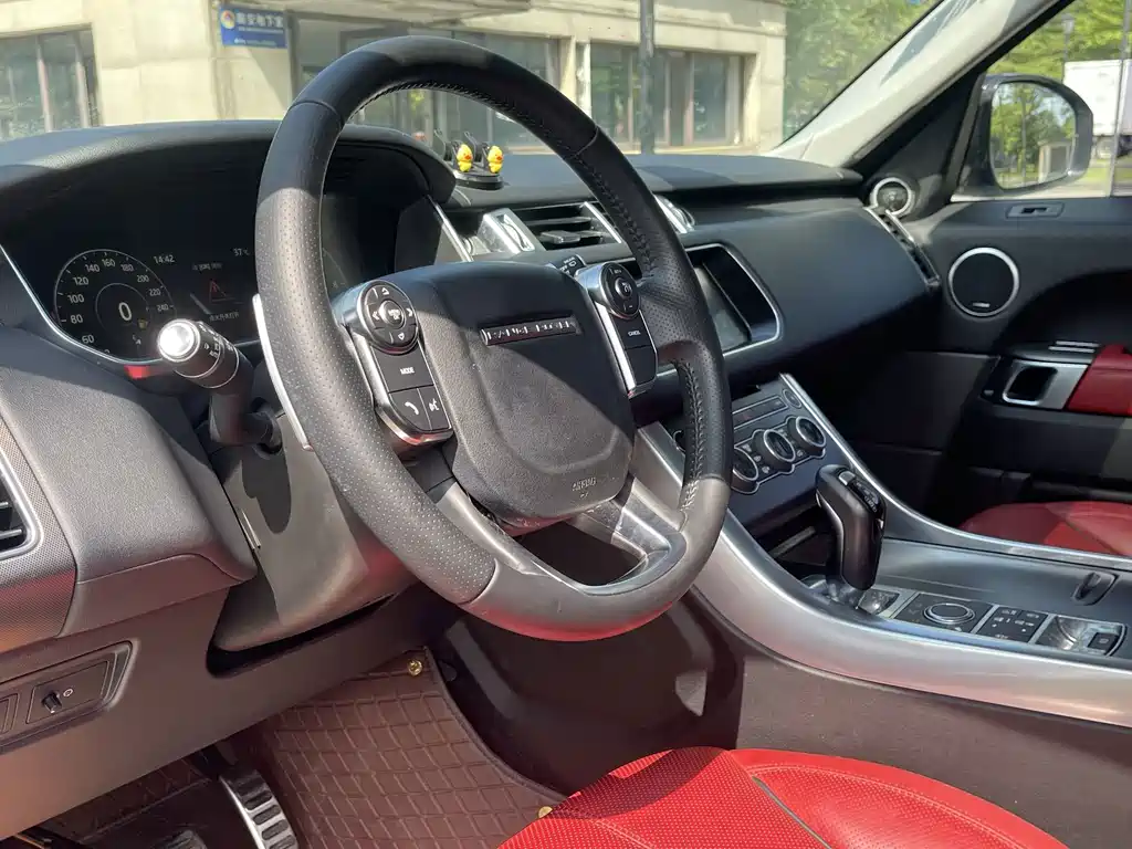 Land Rover Sport — миниатюра 7