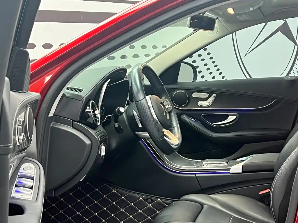 Mercedes-Benz C-Class — миниатюра 6