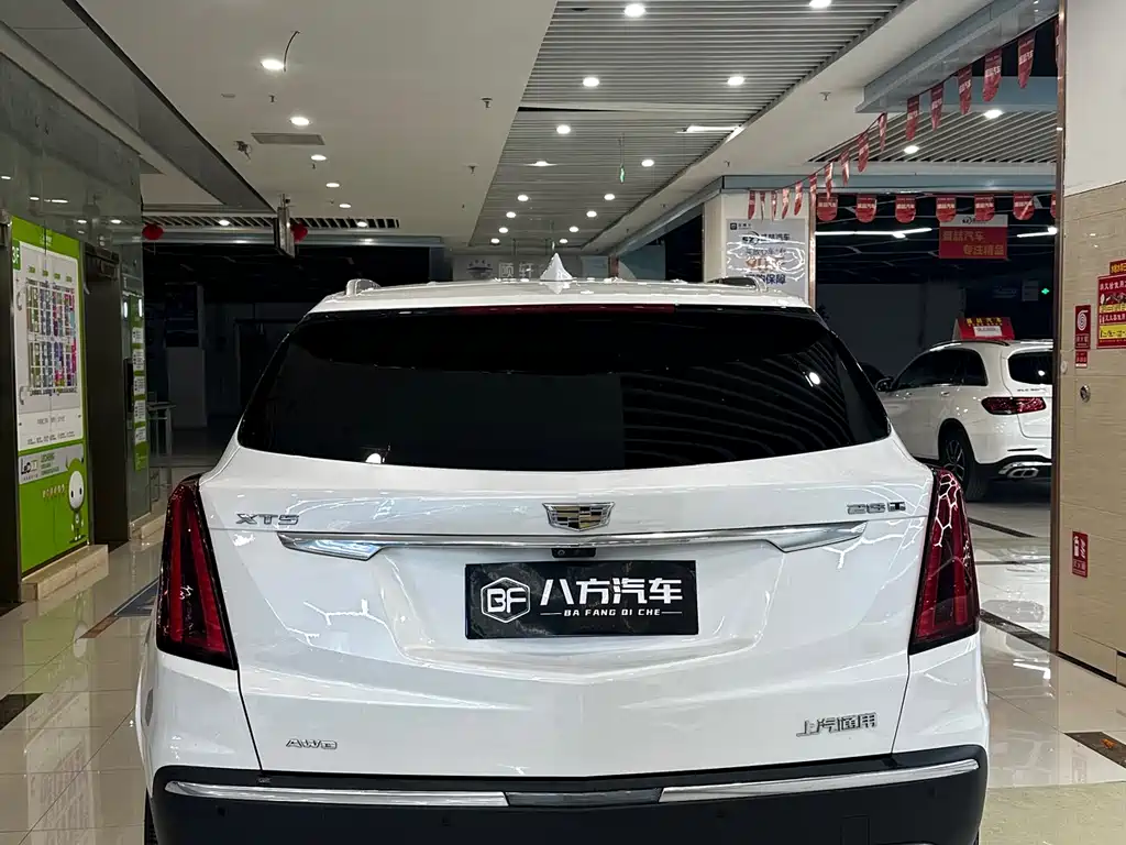 CADILLAC XT5