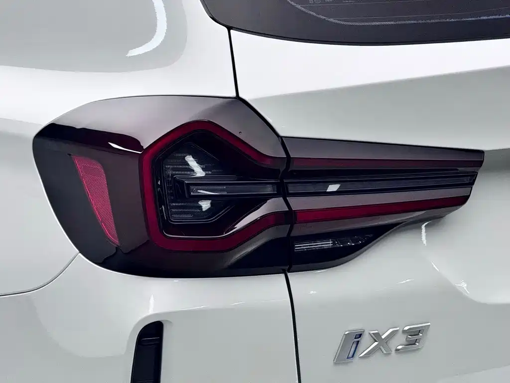 BMW iX3 — миниатюра 19
