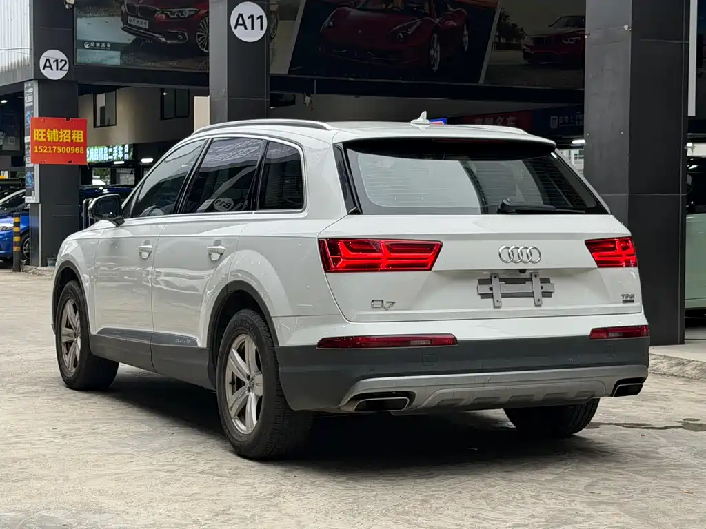 Audi Q7 — миниатюра 6