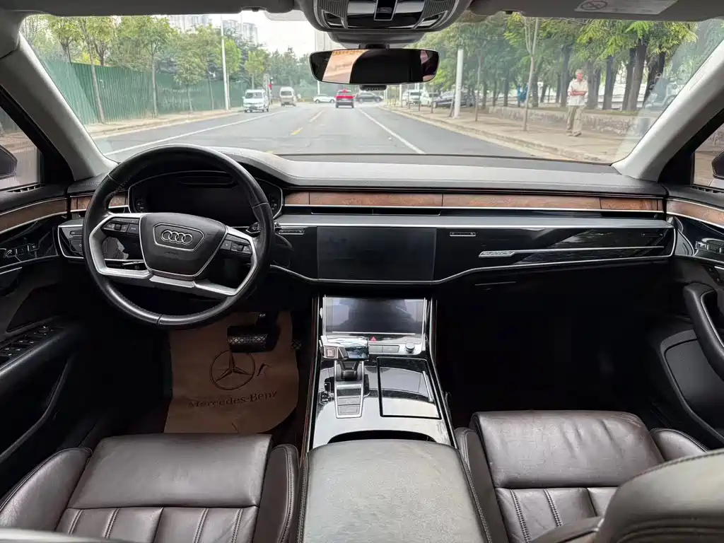 Audi A8 — миниатюра 5