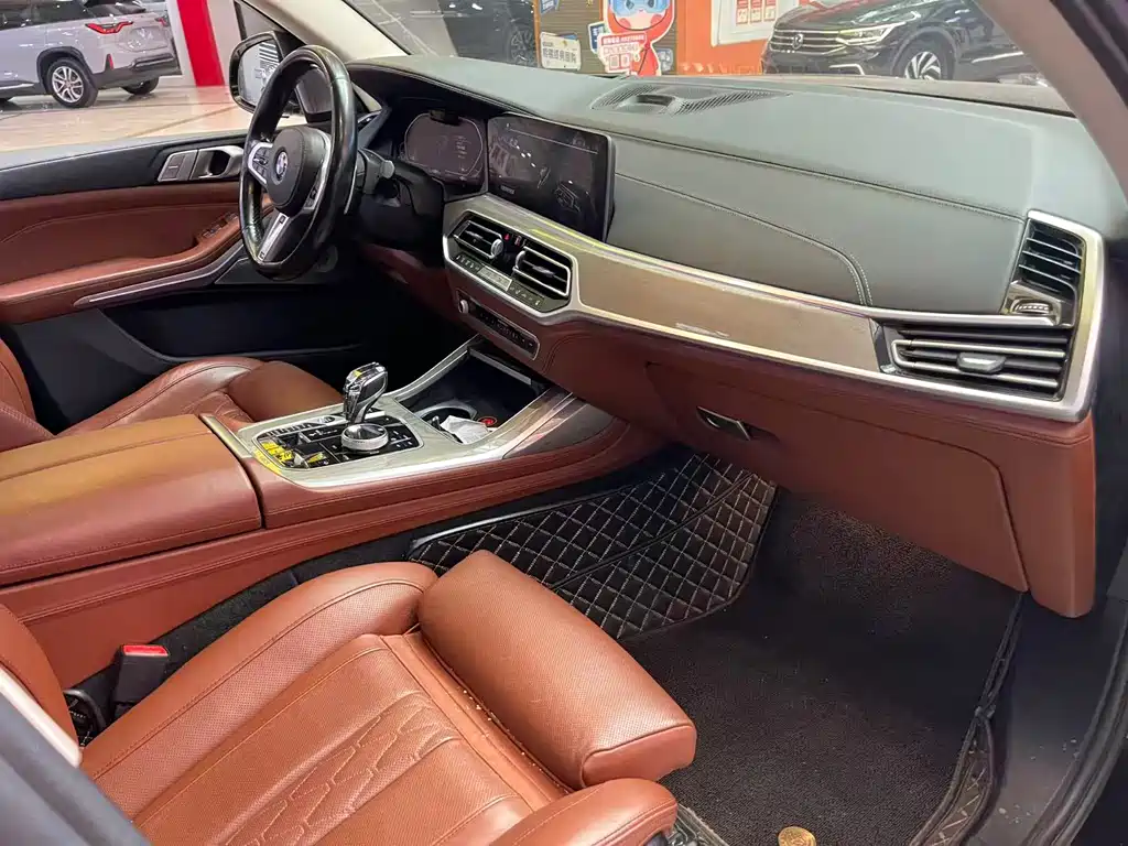 BMW X7 — миниатюра 11