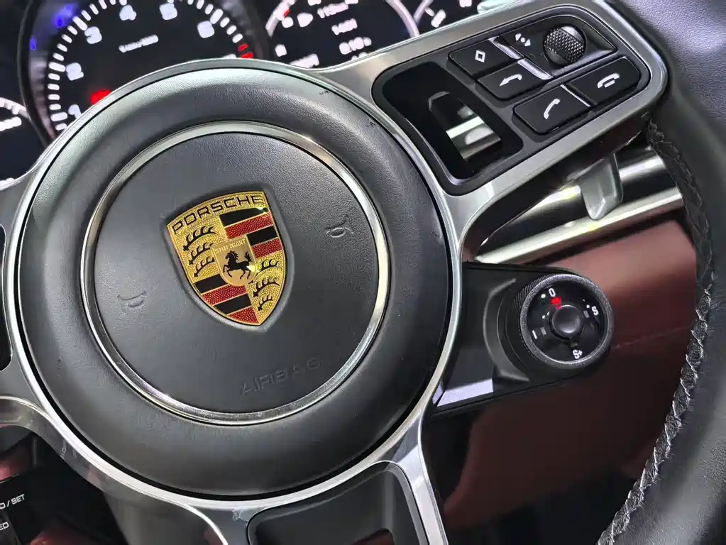 Porsche Panamera — миниатюра 10