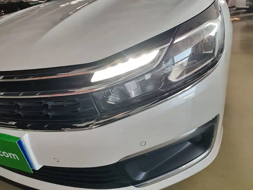 Citroen C4L — миниатюра 24
