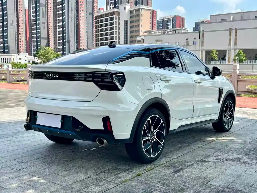 Lynk & Co 05 — миниатюра 7