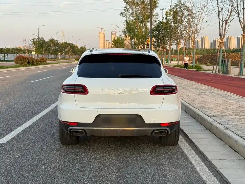 Porsche Macan — миниатюра 6