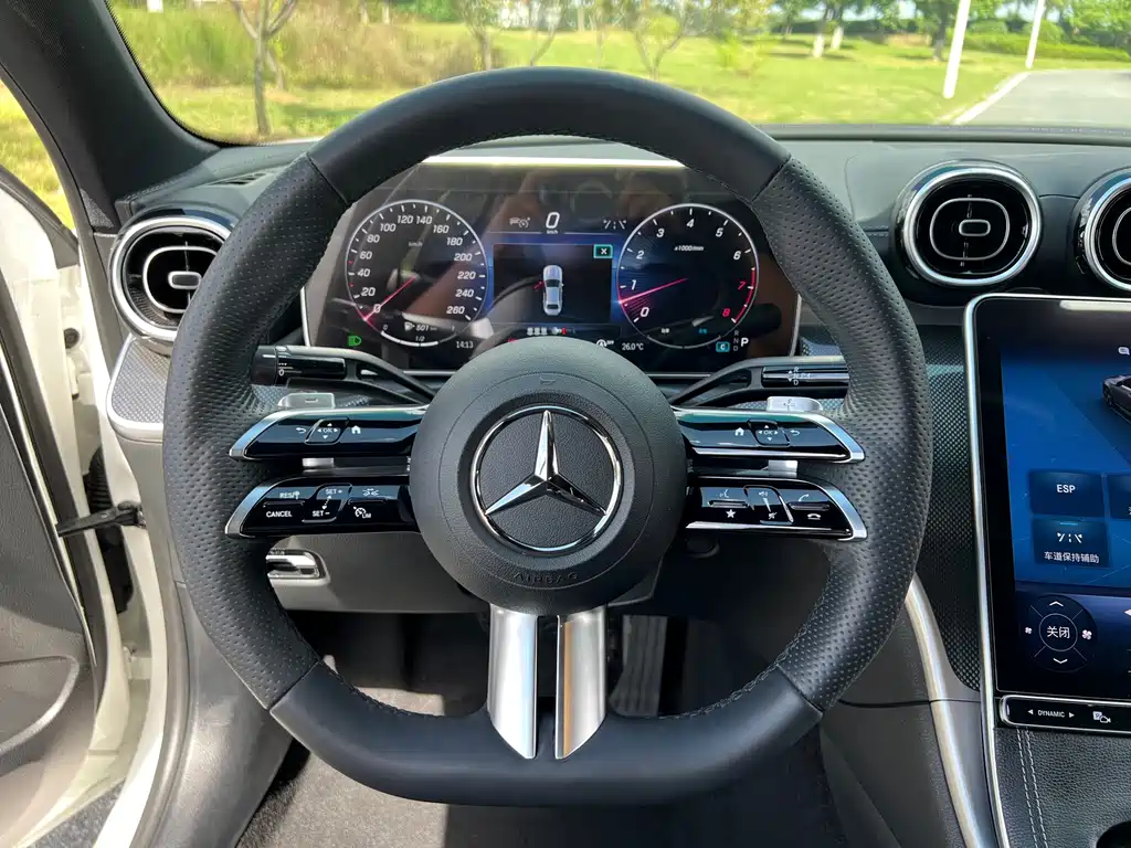 Mercedes-Benz C-Class — миниатюра 13