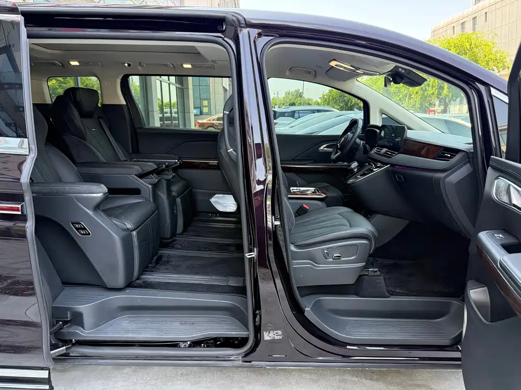 Hongqi Hongqi HQ9 PHEV — миниатюра 32