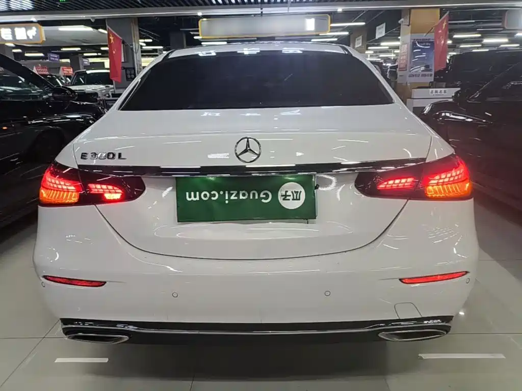 Mercedes-Benz E-Class — миниатюра 6