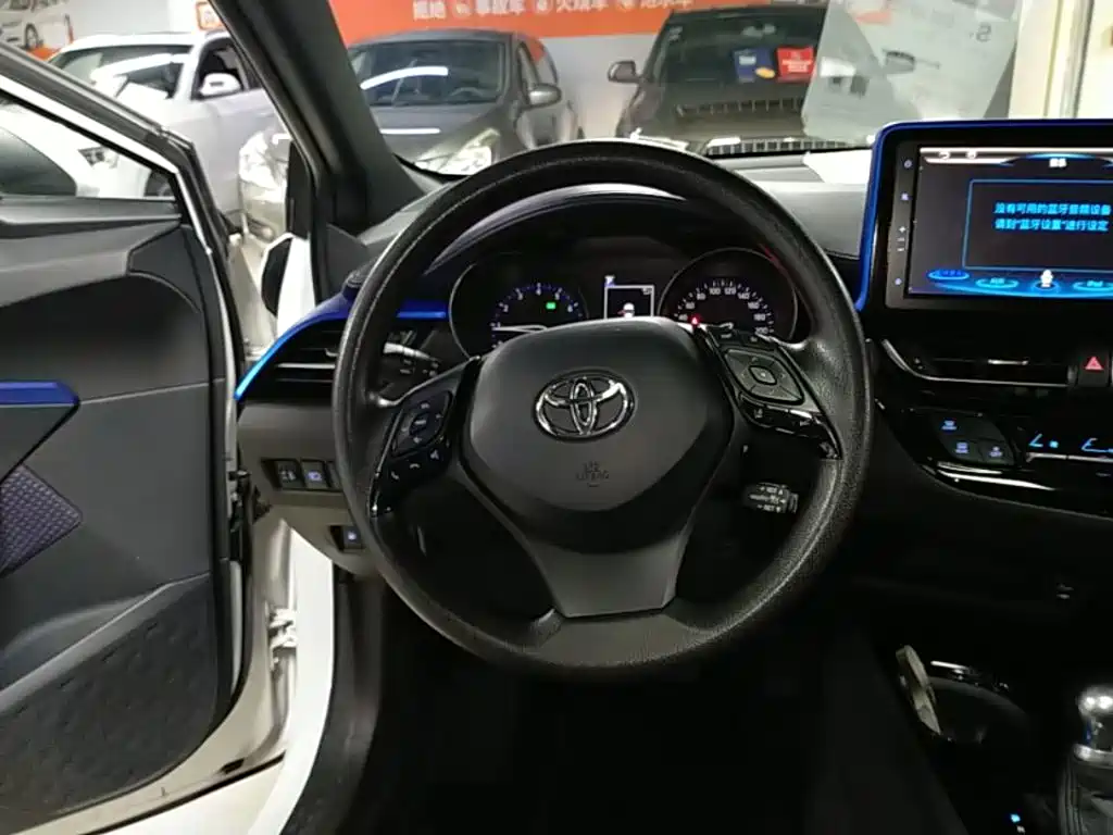 Toyota C-HR — миниатюра 11