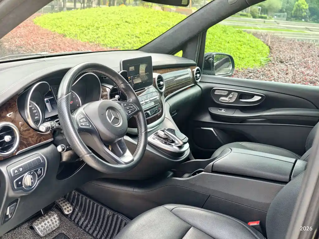 Mercedes-Benz V-Class — миниатюра 4