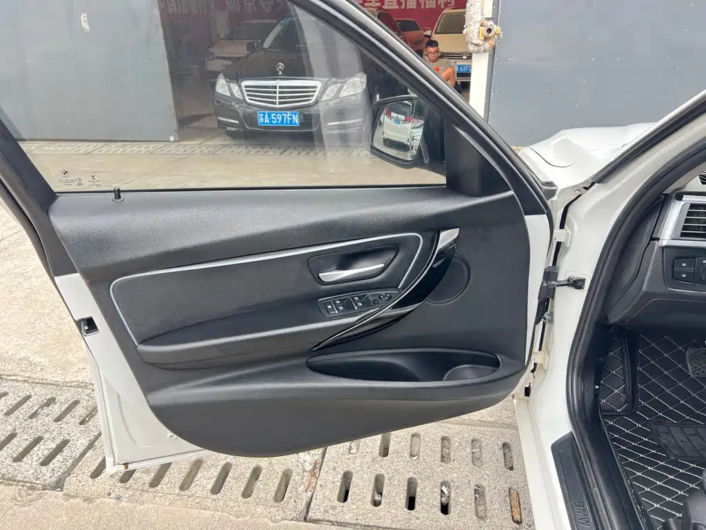 BMW 3 Series — миниатюра 6