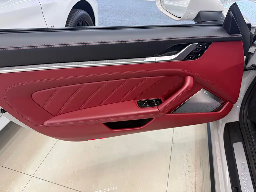 Porsche 911 2022 Turbo S 3.7T