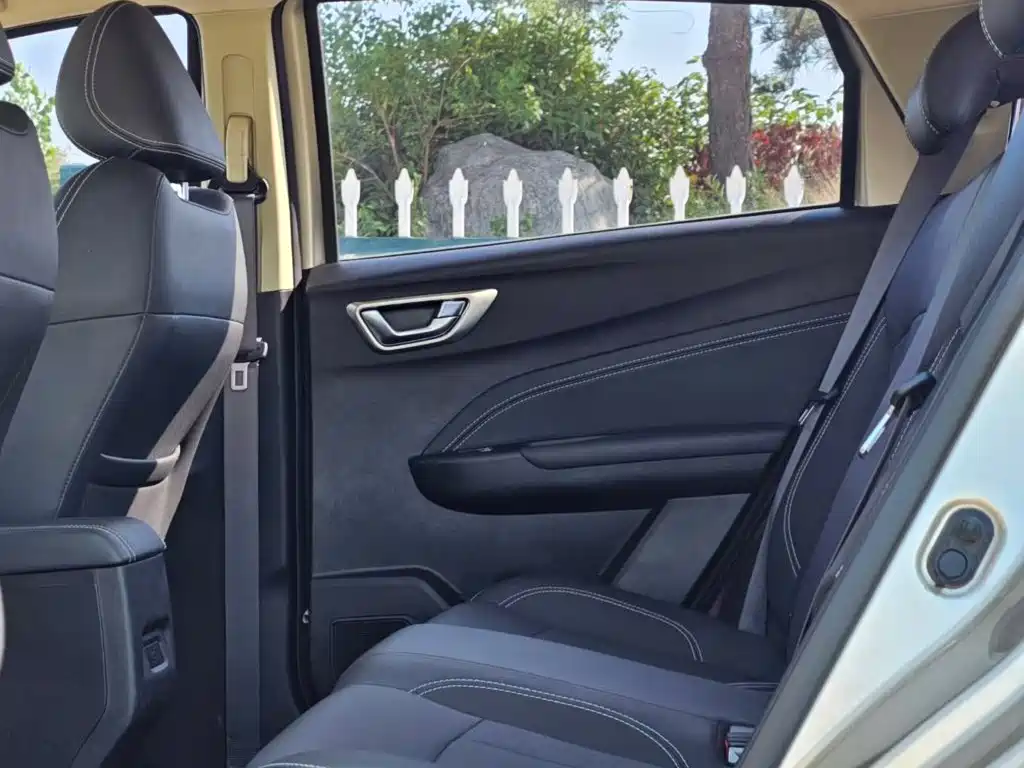 Geely Vision X3 — миниатюра 11